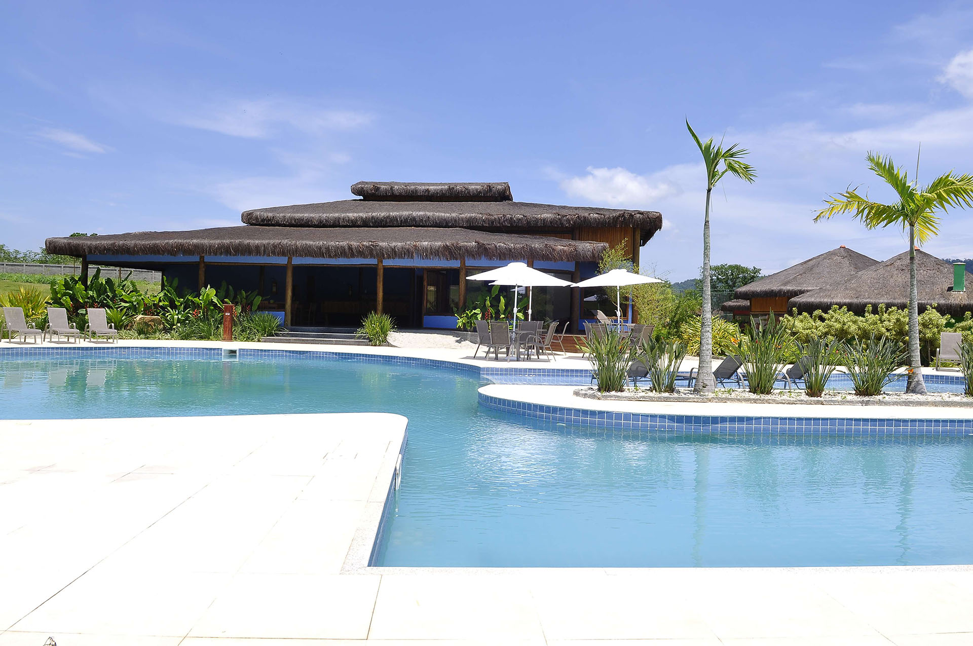 Piscina + Deck Molhado